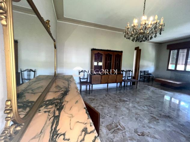 CASA INDIPENDENTE di 5 vani e di 300 mq (MARENO DI PIAVE) rif. GG80