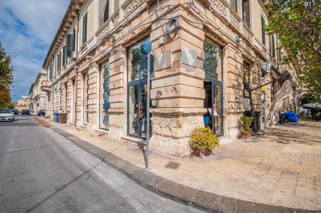 Attività Commerciale in vendita a Siracusa, Umberto