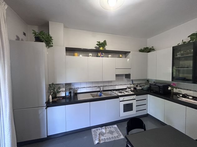 Prestigiosa cucina Snaidero con forno, piano cottura, tavolo e sedie - Foto 7
