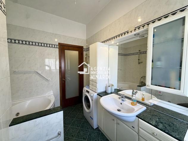 FAENZA – CENTRO STORICO | AMPIO APPARTAMENTO CON 3 CAMERE, ASCENSORE, BALCONE E GARAGE - Foto 14