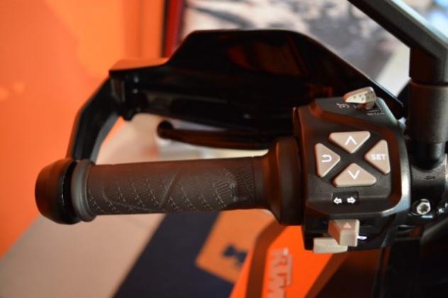 KTM 1290 Super Duke GT rif. 23699817 - Foto 9