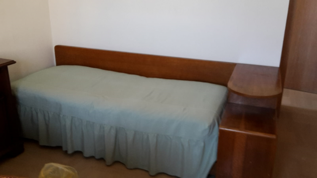 Letto con comodino ed armadio con libreria - Foto 8