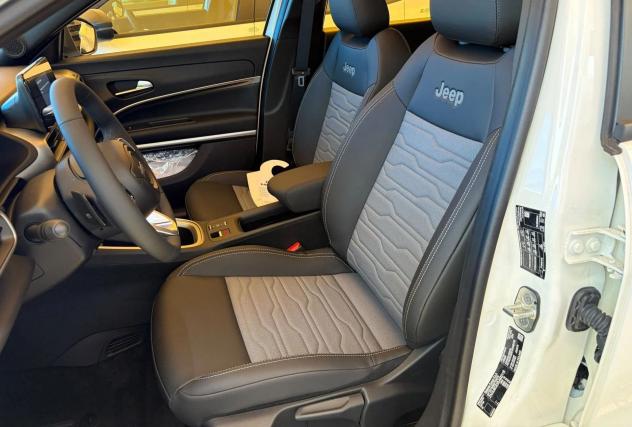 Jeep Avenger 4xe Hybrid 1.2 MHEV 4xe Upland *PROMO AZZURRA* - Foto 8