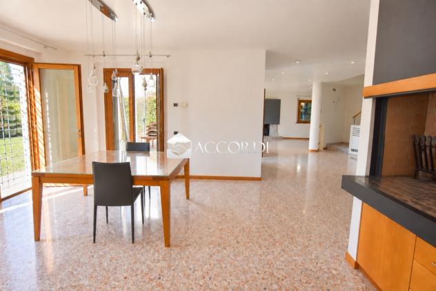 VILLA di 11 vani e di 505 mq (MONTEBELLUNA) rif. PE25 - Foto 5