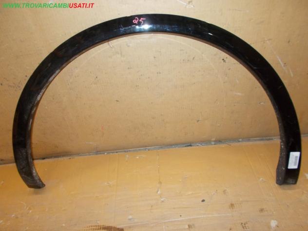 MODANATURA ARCO PASSARUOTA POST.D. NERO MET VERSIONE 2018  AUDI Q5 (8R)  Carrozzeria  Lamierati esterni  Fiancate  Modanatura par AUDI - Q5 - 01-01-20
