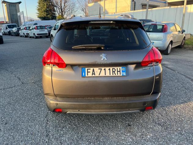 Peugeot 2008 BlueHDi 120 S&S Féline - Foto 10