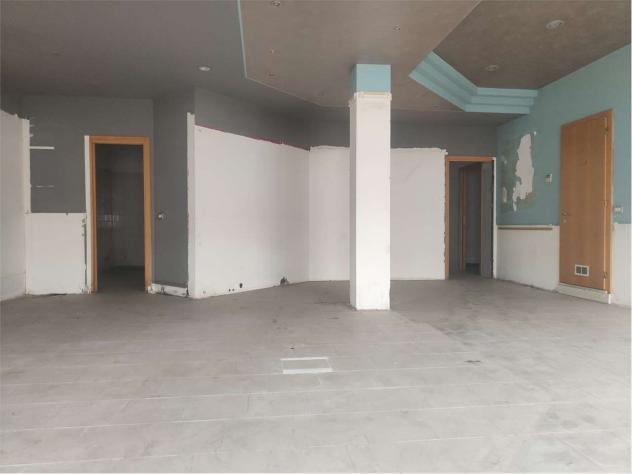 NADNEGOZ88 - NEGOZIO 98 MQ. CON MAGAZZINO/GARAGE 25 MQ. - Foto 4