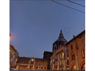 Centralissima camera a studentessa