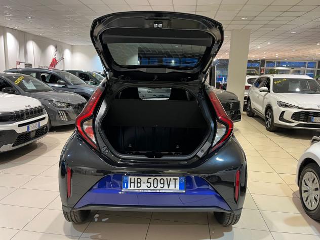 Toyota Aygo X 1.0B (72 CV) Trend S-CVT - Foto 6