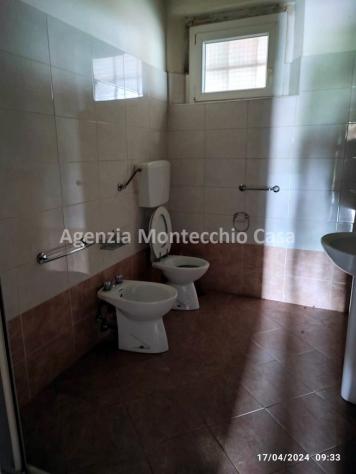 TIPICA CASA COLONICA MARCHIGIANA DI AMPIE DIMENSIONI CON LOCALI USO DEPOSITO E CORTE ESCLUSIVA CIRCOSTANTE - Foto 6