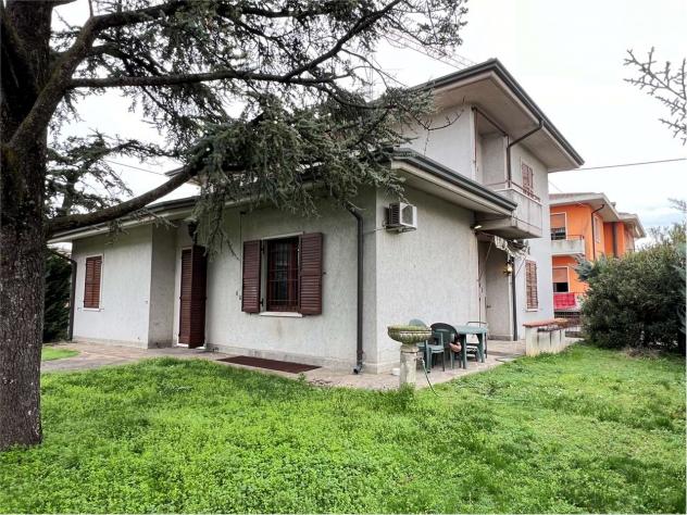 V005342 - ESCLUSIVA VILLA SINGOLA CON AMPIO GIARDINO PRIVATO - Foto 2