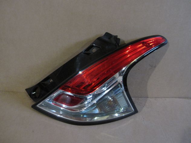 Copricerchio Originale Fiat/Lancia Ypsilon 2011-2018 - Colore Bianco, OE 735607645, Ricambio Genuino - 2