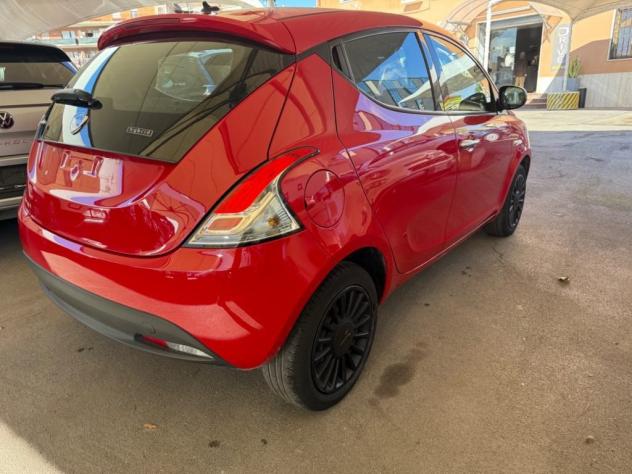 Lancia Ypsilon 1.0 FireFly Hybrid - Foto 7