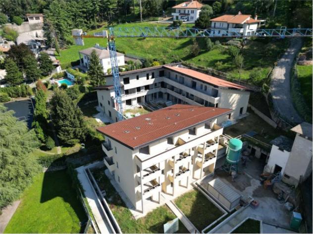 Appartamento di 151 m² con 4 locali in vendita a Oggiono
