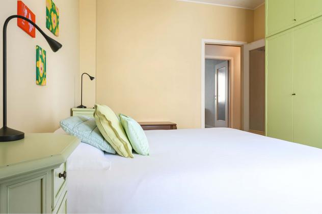 Room n°2 - Large and comfortable room Piazza De Angeli, Milan - Foto 5