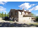Rustico / Casale di 285 m² con più di 5 locali in vendita a Montepulciano