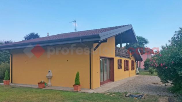 Villa di 160 m² con 4 locali e box auto in vendita a Borgomanero - Foto 3