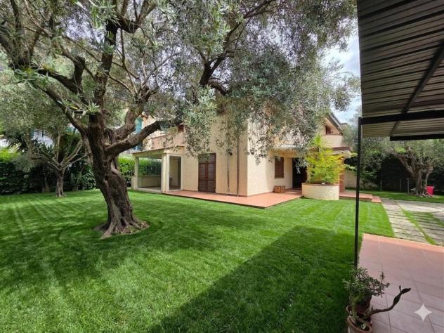 Villa in vendita a Massa 270 mq Rif: 1350000 - Foto 10