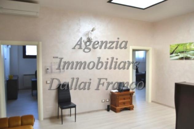 Scarperia - Ufficio con posto auto