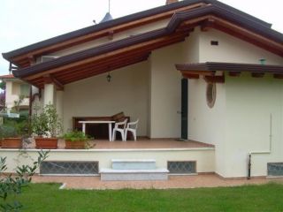 Villa in affitto a Forte dei Marmi 150 mq  Rif: 1031597