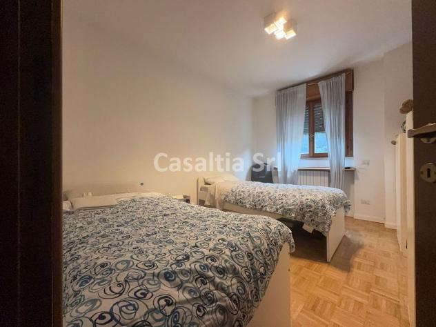 Ampio trilocale con balcone, box e doppi servizi - Foto 7
