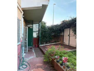 TORREVECCHIA TRILOCALE ARREDATO CON GIARDINO PRIVATO