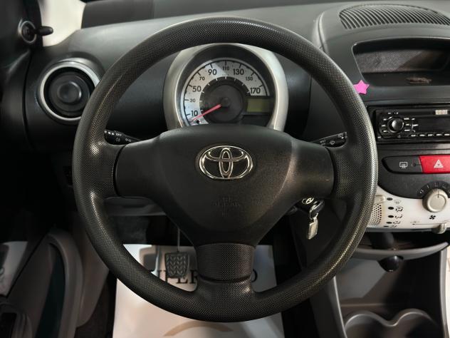 Toyota Aygo 1.0 12V VVT-i 5 porte Sol - Foto 8