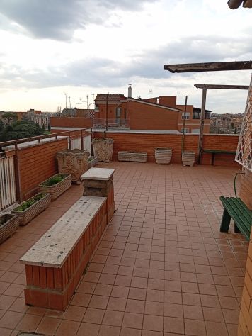 AFFITTASI ATTICO ADIACENTE GEMELLI POLICLINICO UNIVERSITARIO - Foto 9