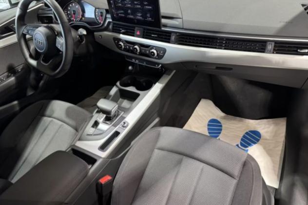AUDI A4 35 TFSI S tronic S line edition rif. 24049458 - Foto 8