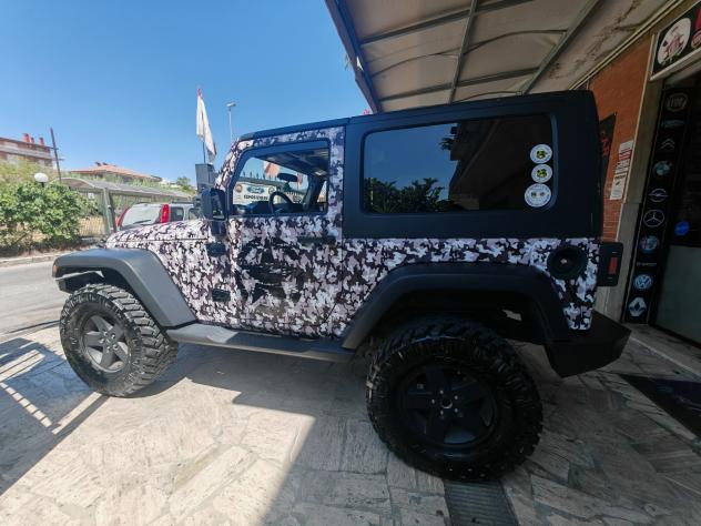 Jeep Wrangler 2.8 CRD Sahara Auto - Foto 9