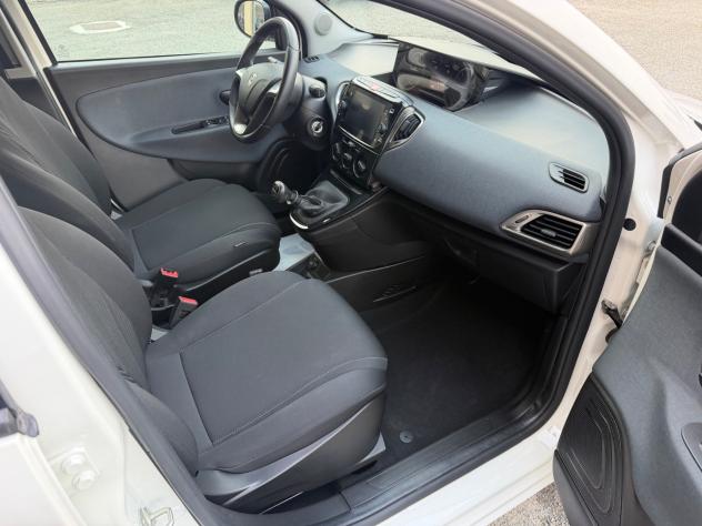 Lancia Ypsilon 1.0 Hybrid Gold - Foto 4