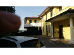 Vendesi su lotto 1200 m2 casa con al piano primo 2 appartamenti arredati con ing