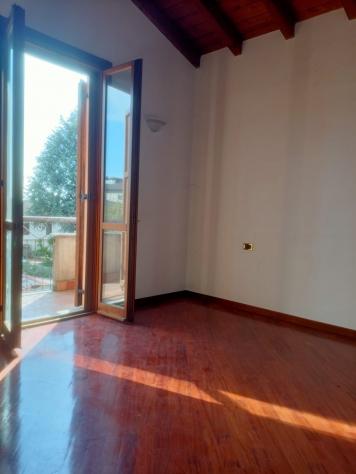 Appartamento in Villa – Elegante 4 Locali in Contesto Signorile - Foto 3