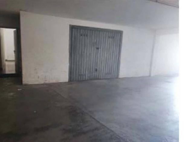 Immobile in asta di 100 m² con più di 5 locali e box auto in vendita a Vittoria - Foto 2