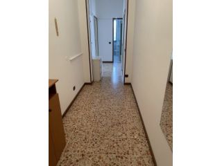 trilocale per studenti traversa viale Campari