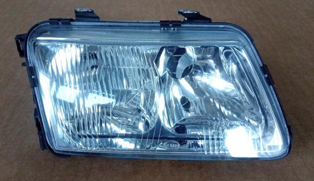 1EF96303028 PROIETTORE ANTERIORE DX A3 97 (HELLA) 999-U1294731 Parti elettriche  Fanaleria  Proiettori  Proiettore ant. AUDI - A3 - 01-08-1996 - 01-09