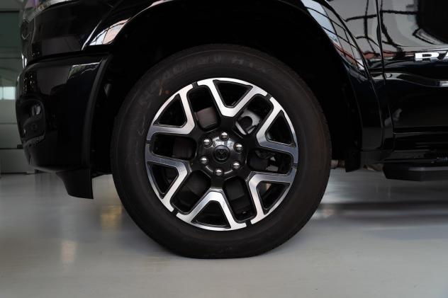 Dodge RAM NUOVO RAM 2025 LARAMIE SPORT 3.0L Twin-Turbo 420CV - Foto 8