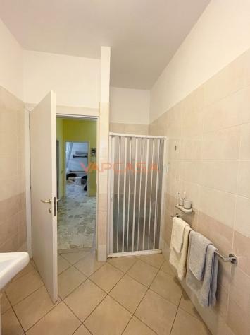 BILOCALE CON INGRESSO INDIPENDENTE, BALCONE E BOX - Foto 5
