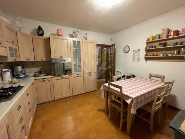 VILLA A SCHIERA di 10 vani e di 150 mq (PIETRASANTA - Fiumetto) rif. 066/VV - Foto 5