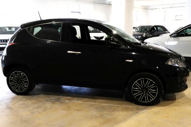 Lancia Ypsilon 1.0 FireFly 5 porte S&S Hybrid - Foto 4