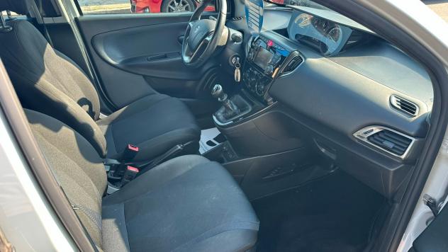Lancia Ypsilon 1.2 69 CV 5 porte GPL Ecochic Gold - Foto 10