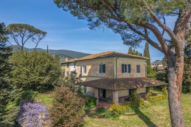 Villa in vendita a Cascine - Buti 480 mq Rif: 1328279