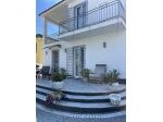 RIF. 108 VILLA SINGOLA DI 2 APPARTAMENTI CON GIARDINO OTTIMO STATO
