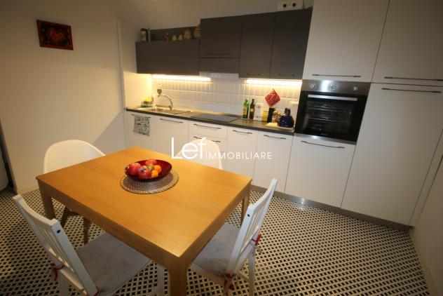 APPARTAMENTO di 4 vani e di 122 mq (VITTORIO VENETO) rif. AA89_7 - Foto 2