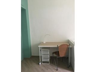 Posto letto in camera doppia – Via Tibaldi, vicino Bocconi