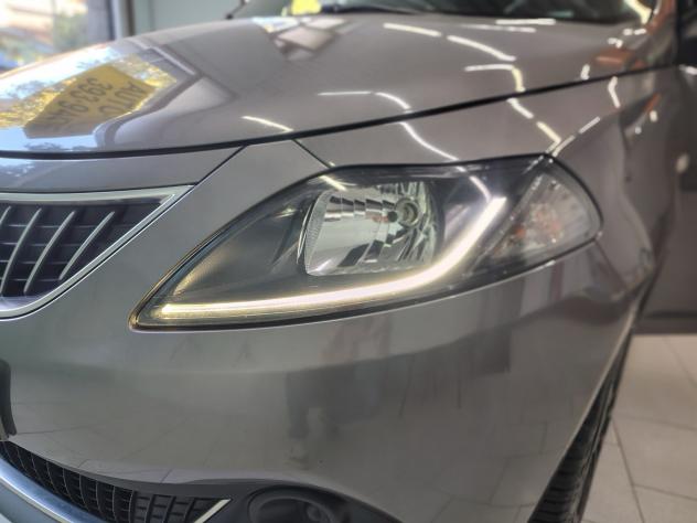 Lancia Ypsilon Hybrid AL PREZZO DEL BENZINA!!! - Foto 2