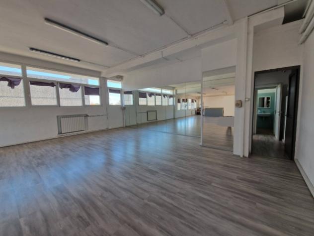 Immobile di 2545 m² con più di 5 locali in vendita a Lainate - Foto 4
