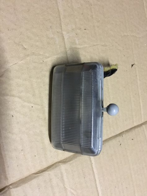 Plafoniera / luce di cortesia Mitsubishi Pajero 1 serie L040