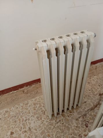 VENDO 6 TERMOSIFONI IN GHISA USATI - MARITTIMA LE - Foto 2
