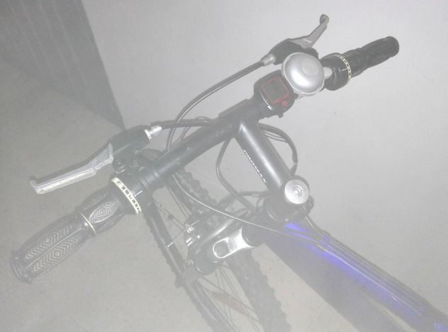 Mountain Bike ruote da 26 con ammortizzatori cambio shimano - Foto 2